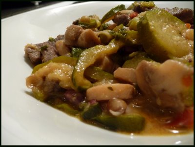 Guiso de carne, verduras y lentejas