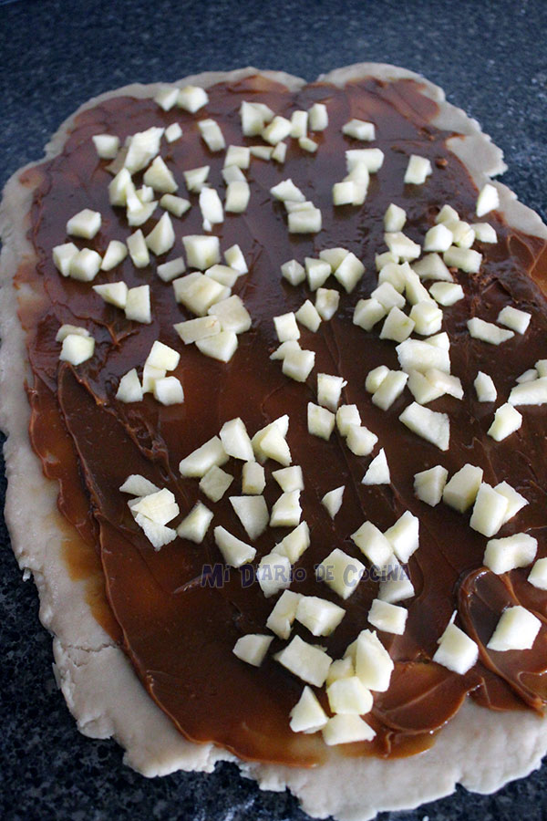 Brioche relleno con dulce de leche