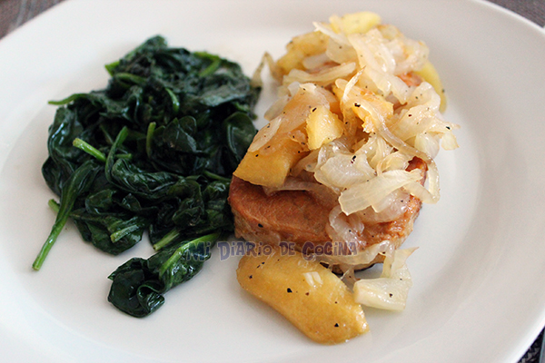 Lomo-de-cerdo-con-manzanas-y-cebolla-caramelizada02