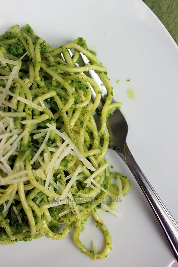 Pasta con pesto de perejil Pasta con pesto de perejil