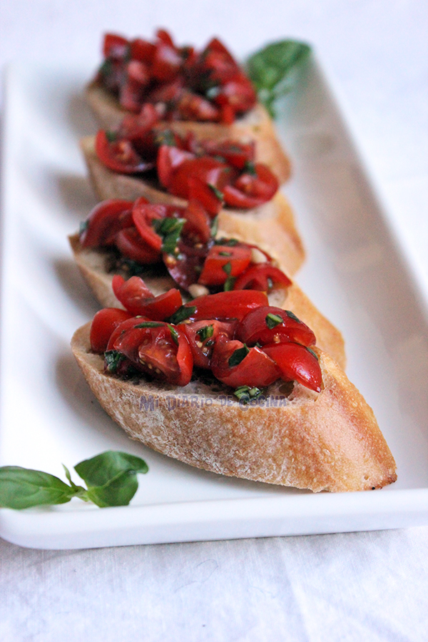 Bruschetta-de-tomate-y-albahaca03