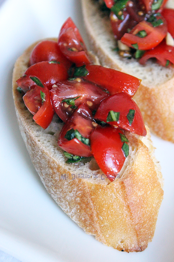 Bruschetta-de-tomate-y-albahaca04