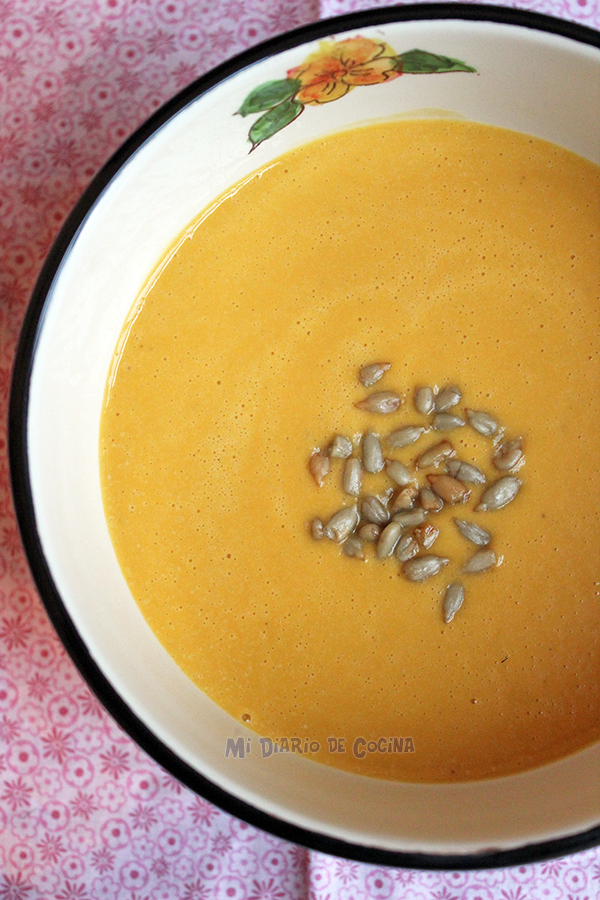 Sopa de zapallo y leche de coco Sopa de zapallo y leche de coco