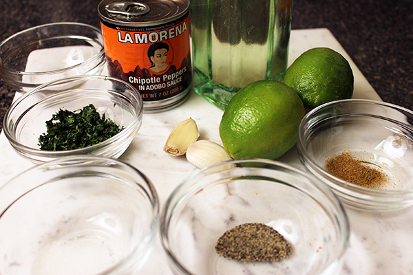 Salmón al horno con salsa de chipotle La Morena Salmón al horno con salsa de chipotle La Morena