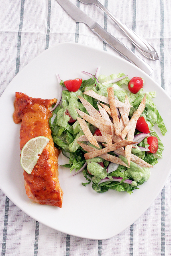 Salmón al horno con salsa de chipotle La Morena Salmón al horno con salsa de chipotle La Morena