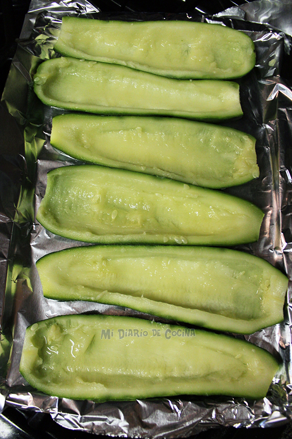 Zapallo italiano relleno con pasta Zapallo italiano relleno con pasta