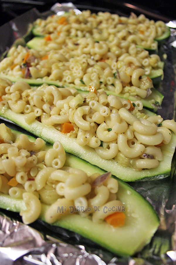 Zapallo italiano relleno con pasta Zapallo italiano relleno con pasta