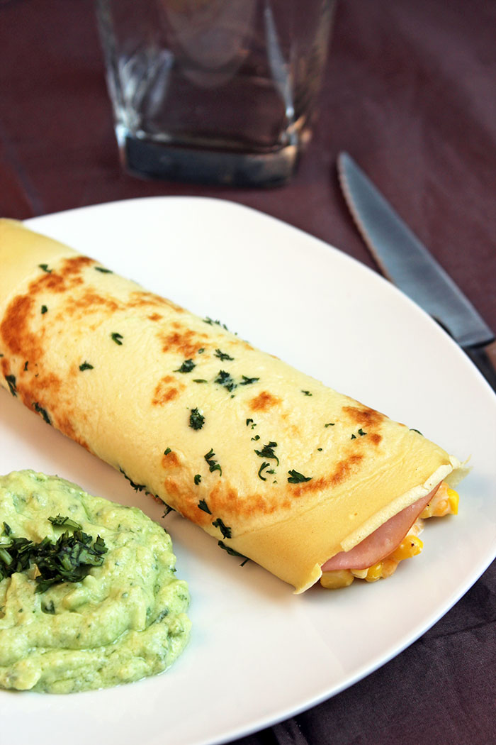 Pancake-with-jam,-corn-and-avocado02,-