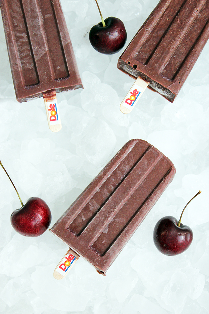 Dark sweet cherries con chocolate Paletas Dark sweet cherries con chocolate Paletas