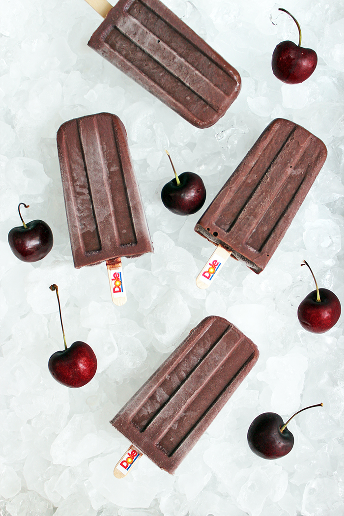 Dark sweet cherries con chocolate Paletas Dark sweet cherries con chocolate Paletas