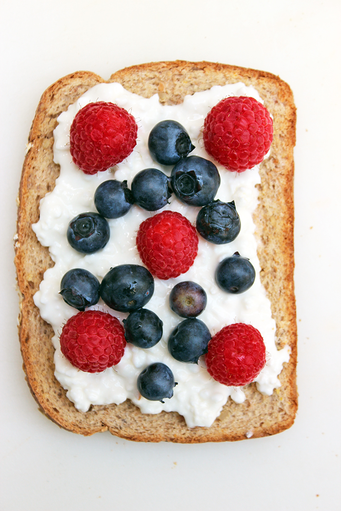 Tapas de pan integral con variados rellenos Tapas de pan integral con variados rellenos