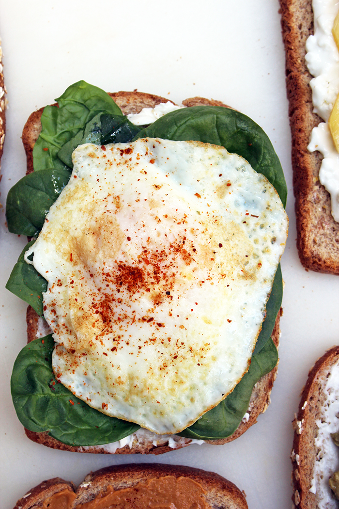 Tapas de pan integral con variados rellenos Tapas de pan integral con variados rellenos