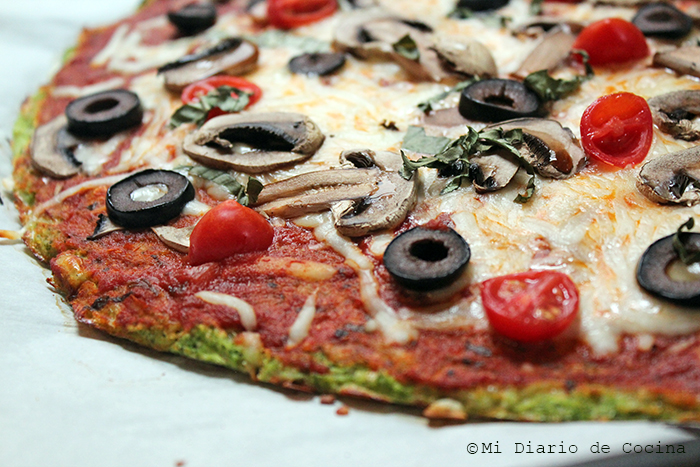 Pizza con base de zapallo italiano Pizza con base de zapallo italiano