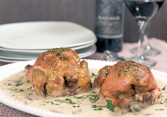 Gallinas con salsa de champiñones y vino Gallinas con salsa de champiñones y vino