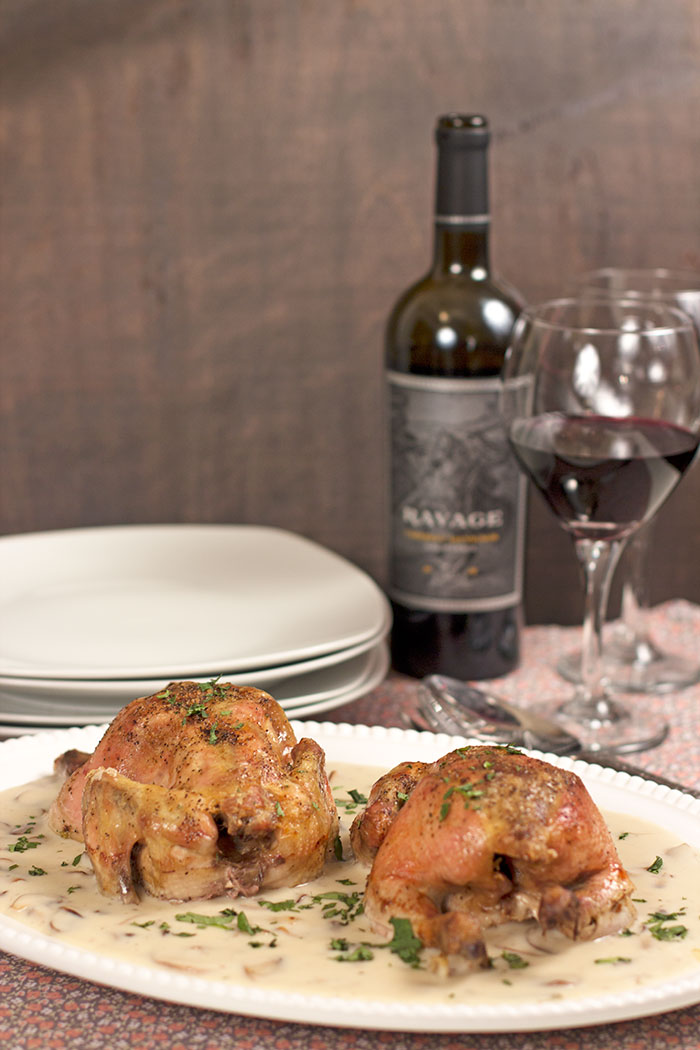 Gallinas con salsa de champiñones y vino Gallinas con salsa de champiñones y vino