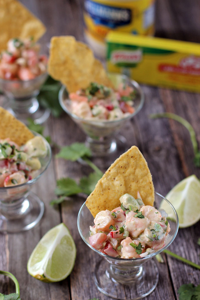 Ceviche de camarón con tortilla chips Ceviche de camarón con tortilla chips