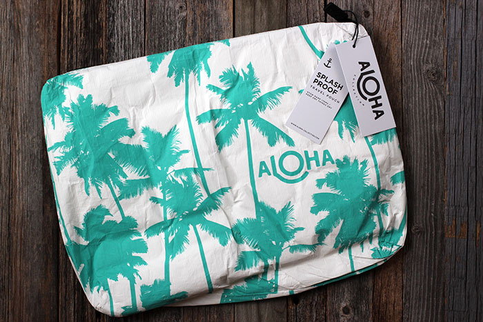 POPSUGAR #MUSTHAVEBOX JUNIO 2017 - Aloha Collection Mid-Size Ocean Coco Palms Pouch POPSUGAR #MUSTHAVEBOX JUNIO 2017 - Aloha Collection Mid-Size Ocean Coco Palms Pouch