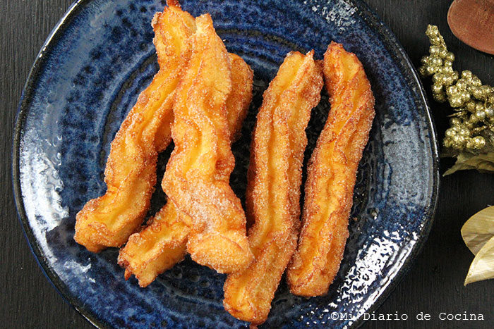 Churros con dulce de leche y lúcuma Churros con dulce de leche y lúcuma