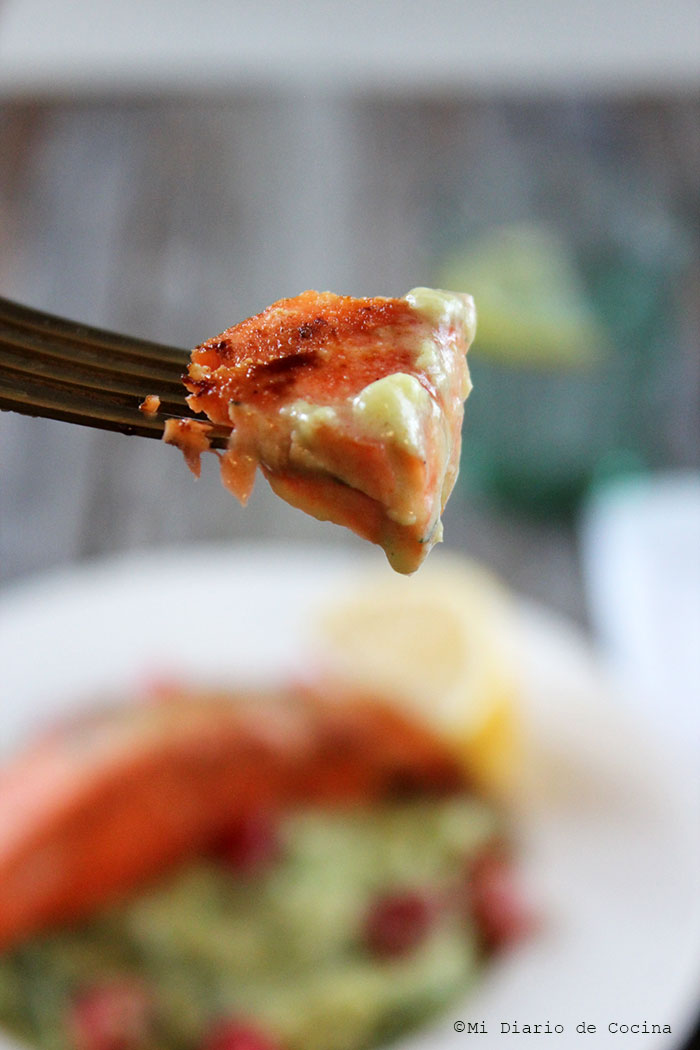 Salmón de Alaska con spaghetti de zapallo italiano Salmón de Alaska con spaghetti de zapallo italiano