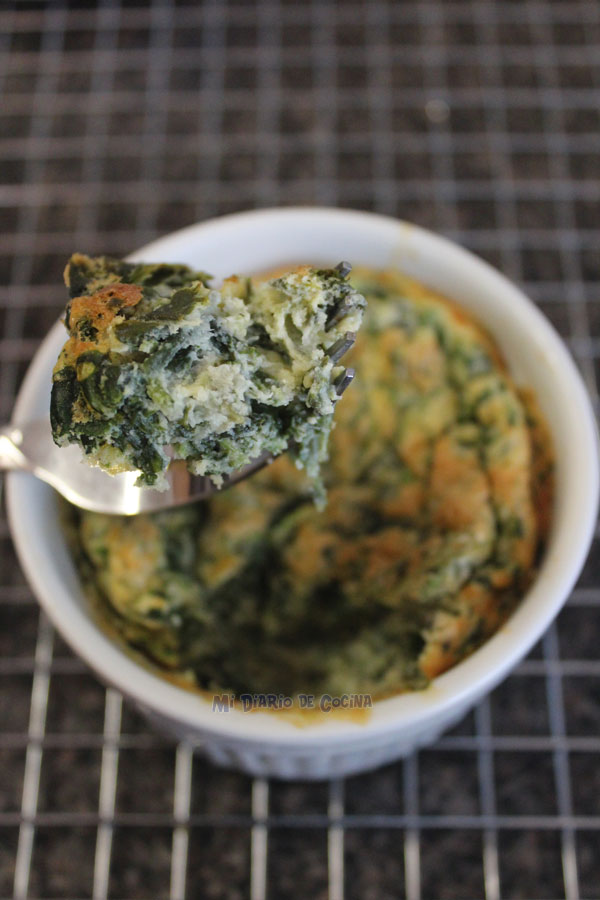 Soufflé de espinacas y queso parmesano Soufflé de espinacas y queso parmesano
