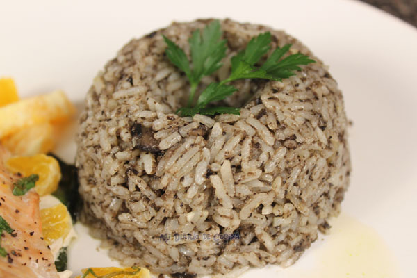 Salmón con naranja y espinacas más Arroz con aceitunas Salmón con naranja y espinacas más Arroz con aceitunas