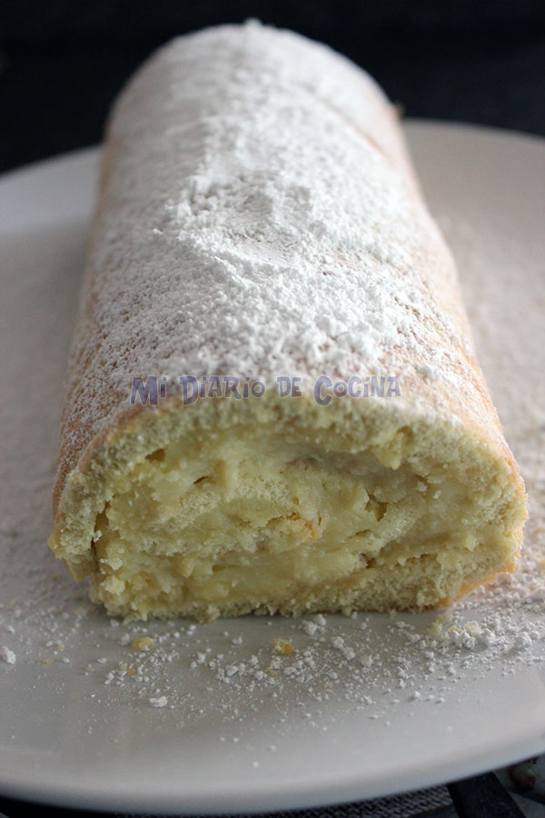 Rollo con crema de vainilla