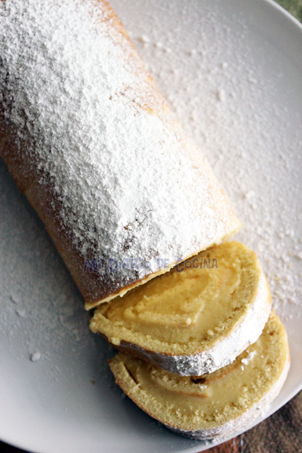 Rollo con crema de vainilla