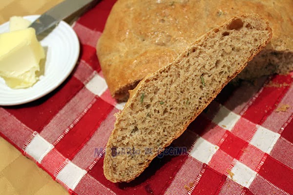 Pan con ajo y romero Pan con ajo y romero