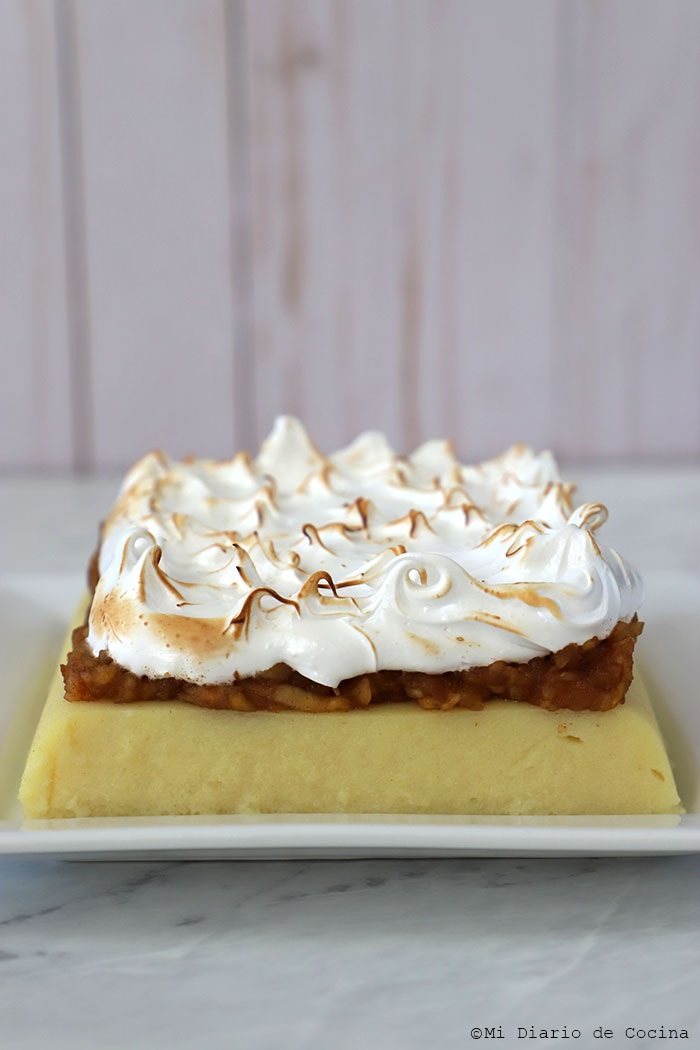 Postre de semola y manzana