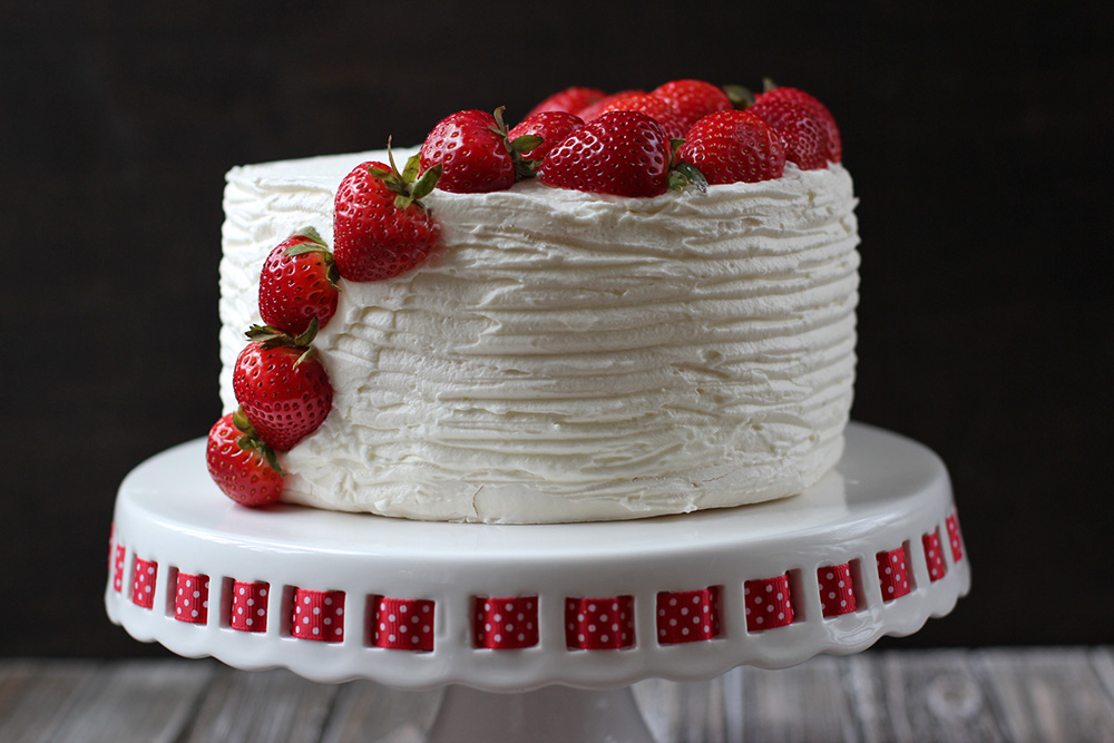 Torta de merengue y frutilla Torta de merengue y frutilla