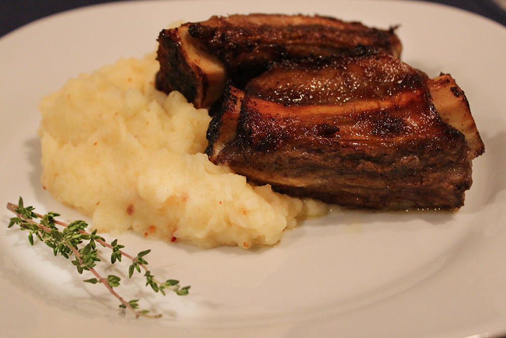 Costillar de cerdo con puré picante Costillar de cerdo con puré picante