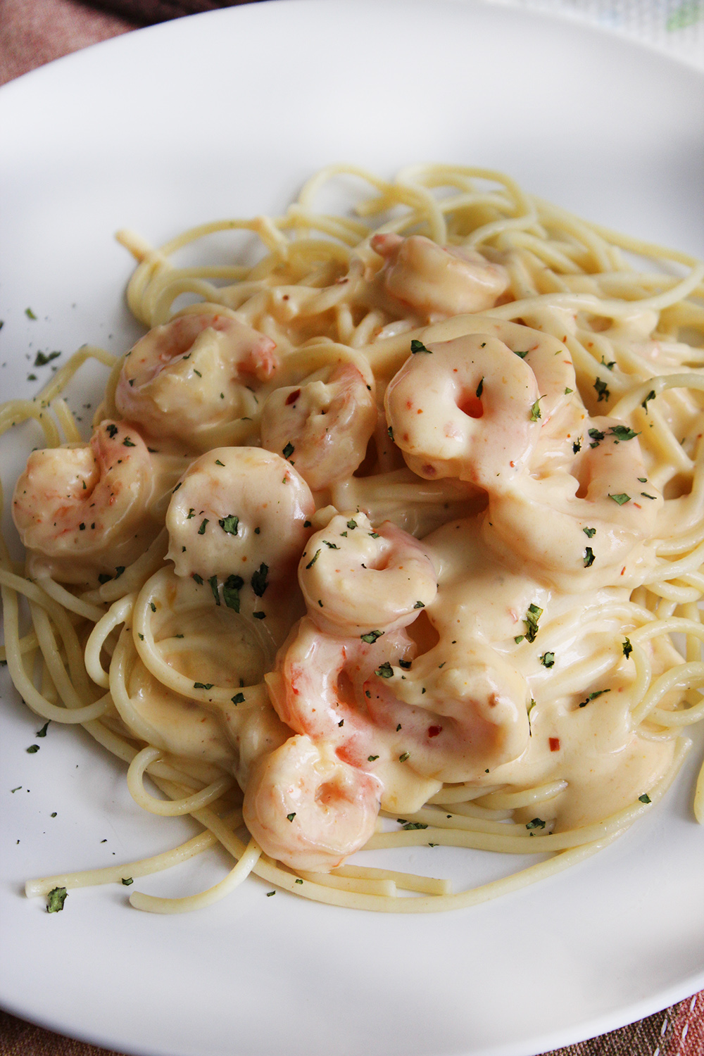 Pasta con camarones y salsa de queso con merquén Pasta con camarones y salsa de queso con merquén