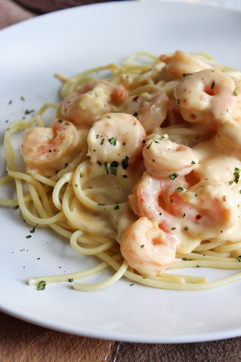 Pasta con camarones y salsa de queso con merquén Pasta con camarones y salsa de queso con merquén