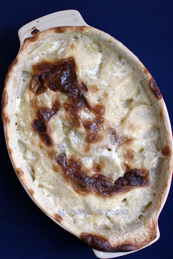 PAPAS HORNEADAS A LA CREMA