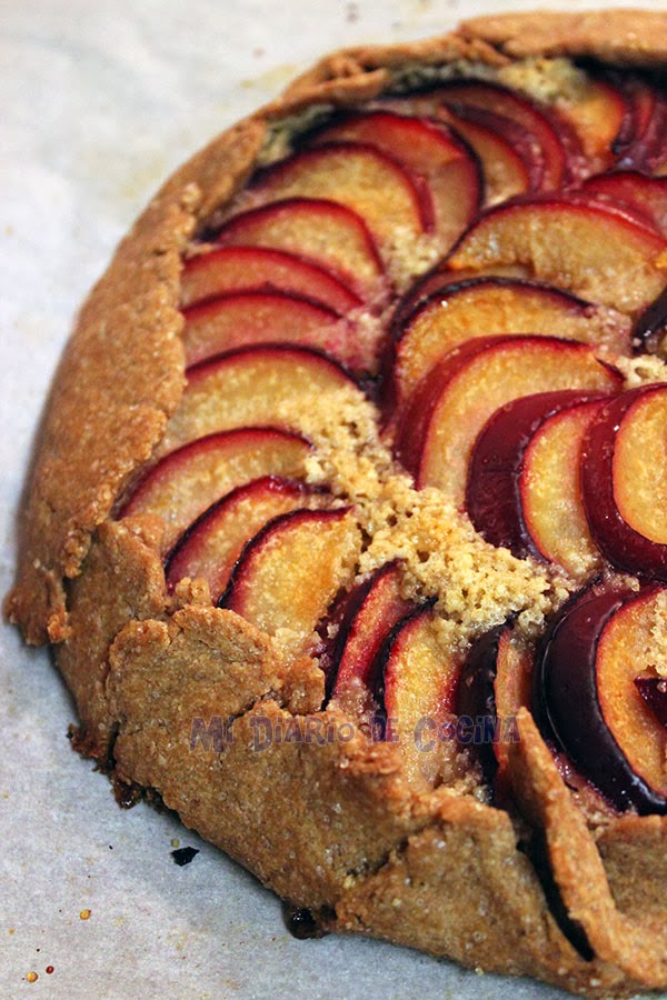 Crostata integral de almendras y ciruelas