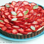 Tarta de chocolate y frutillas