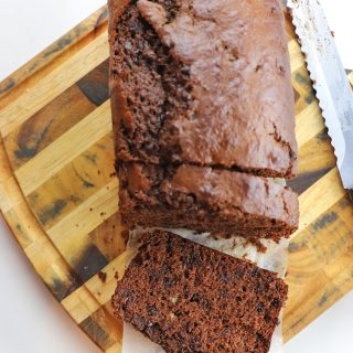 Queque de chocolate y bananas